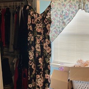 Juniors floral romper. M